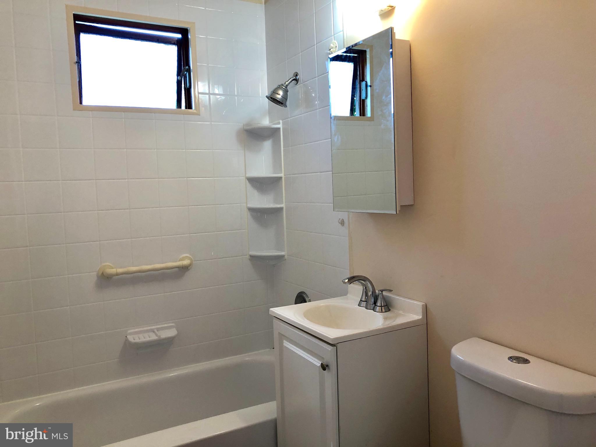 63 Collins Road Hamilton, NJ 08619 - Photo 10 of 13 Gallery Image 10