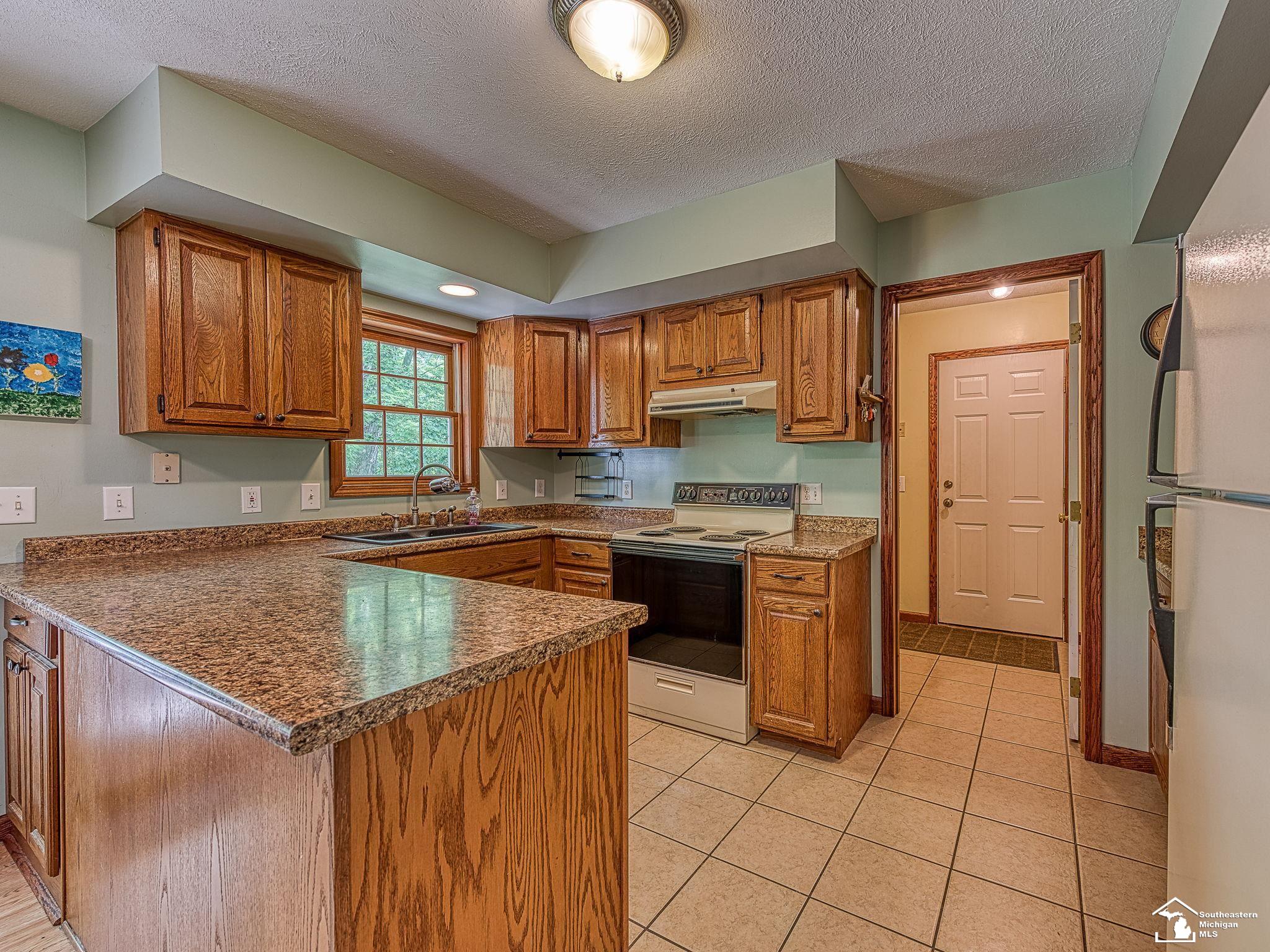 5554 East Albain Road Monroe, MI 48161 - Photo 14 of 36 50147053-05831f86-2011-4080-8856-ea1cb8e1f8c1.JPG