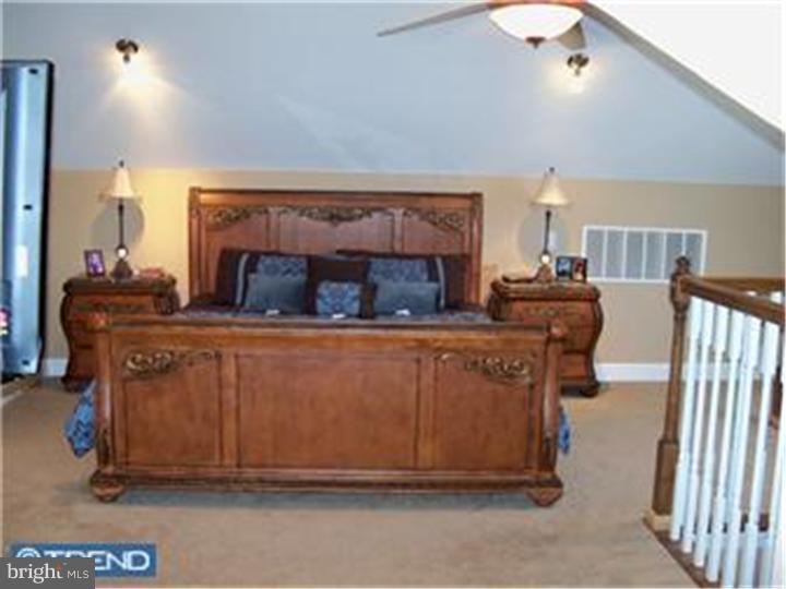 32 Lexington Park Road Sicklerville, NJ 08081 - Photo 14 of 18 Gallery Image 14
