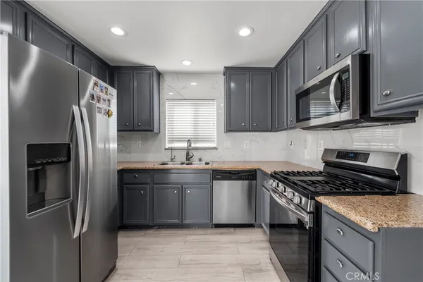 $775,000 | 9427 Lemona Avenue, Unit 15, North Hills, CA 91343