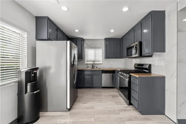 $775,000 | 9427 Lemona Avenue, Unit 15, North Hills, CA 91343