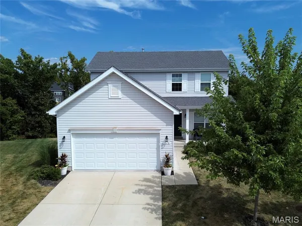 $389,000 | 526 Golden Leaf Court, Lake St. Louis, MO 63367