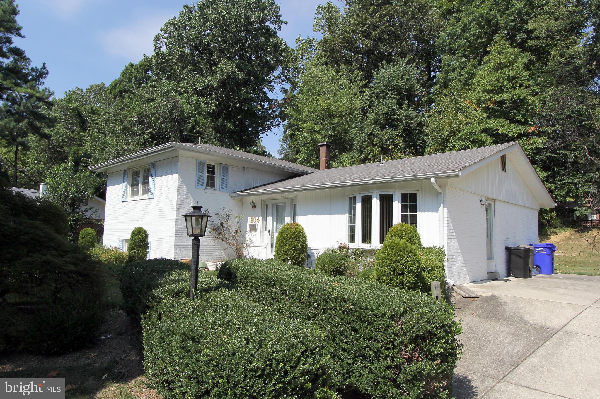 1204 Dunoon Court Silver Spring, MD 20903 - Photo 3 of 30 Exterior (Front)