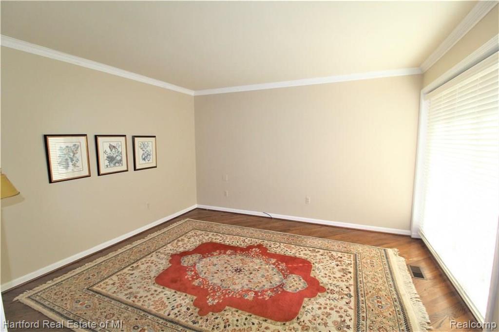 36902 Valley Ridge Drive Farmington Hills, MI 48331 - Photo 8 of 23