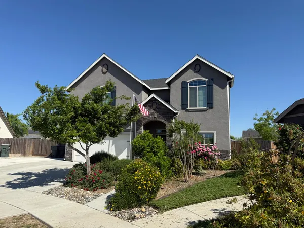 $585,000 | 2003 West Hopkins Way, Hanford, CA 93230
