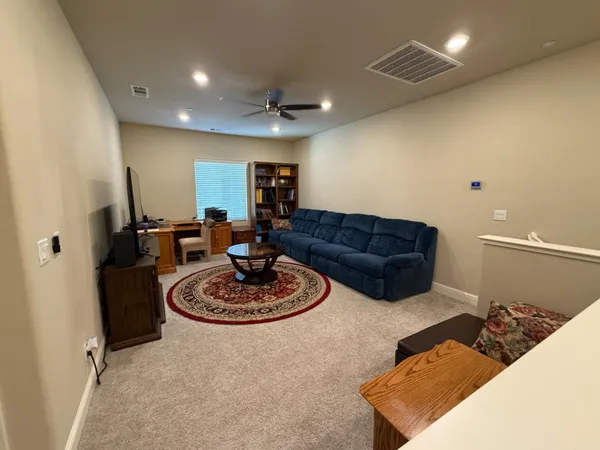 $585,000 | 2003 West Hopkins Way, Hanford, CA 93230