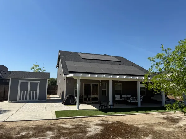 $585,000 | 2003 West Hopkins Way, Hanford, CA 93230