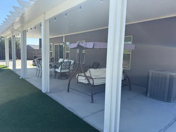 $585,000 | 2003 West Hopkins Way, Hanford, CA 93230