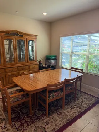 $585,000 | 2003 West Hopkins Way, Hanford, CA 93230