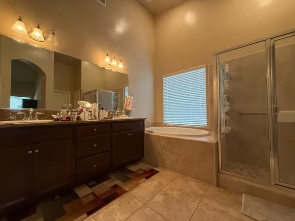 $585,000 | 2003 West Hopkins Way, Hanford, CA 93230
