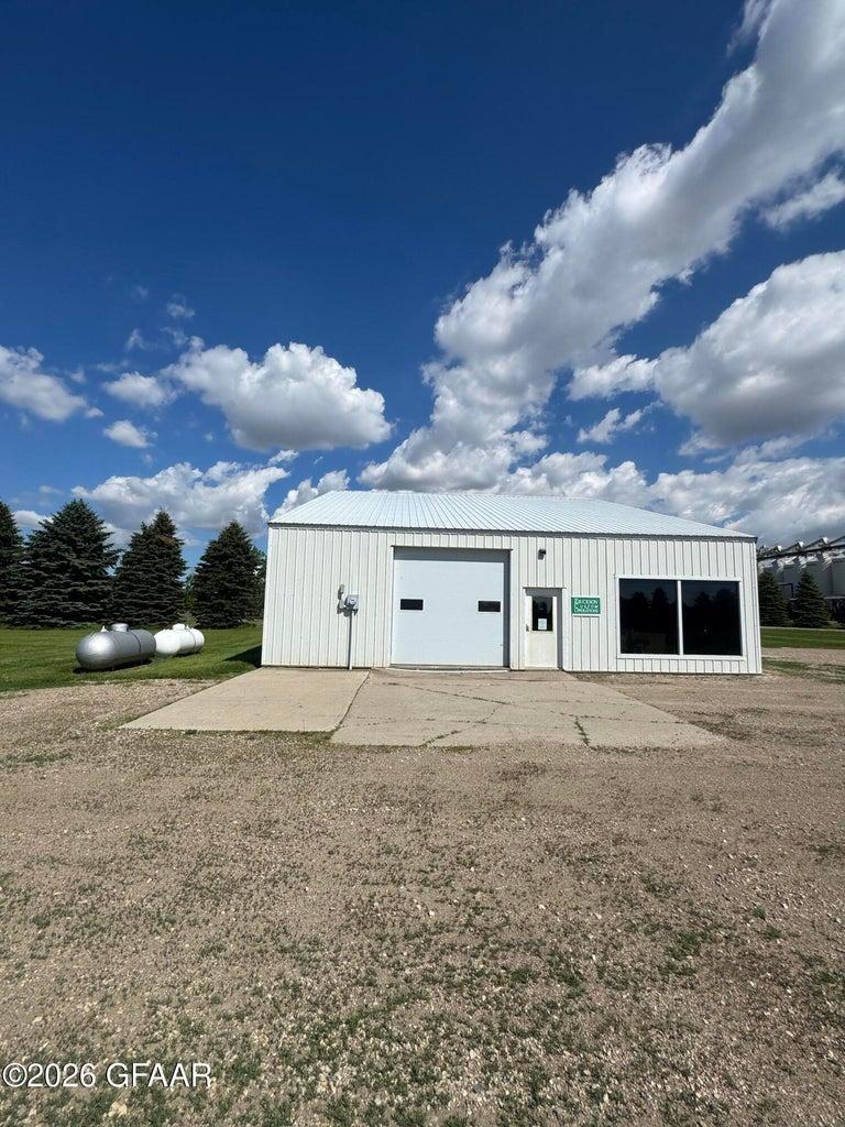 402 Main Avenue Hope, ND 58046 - Photo 28 of 33