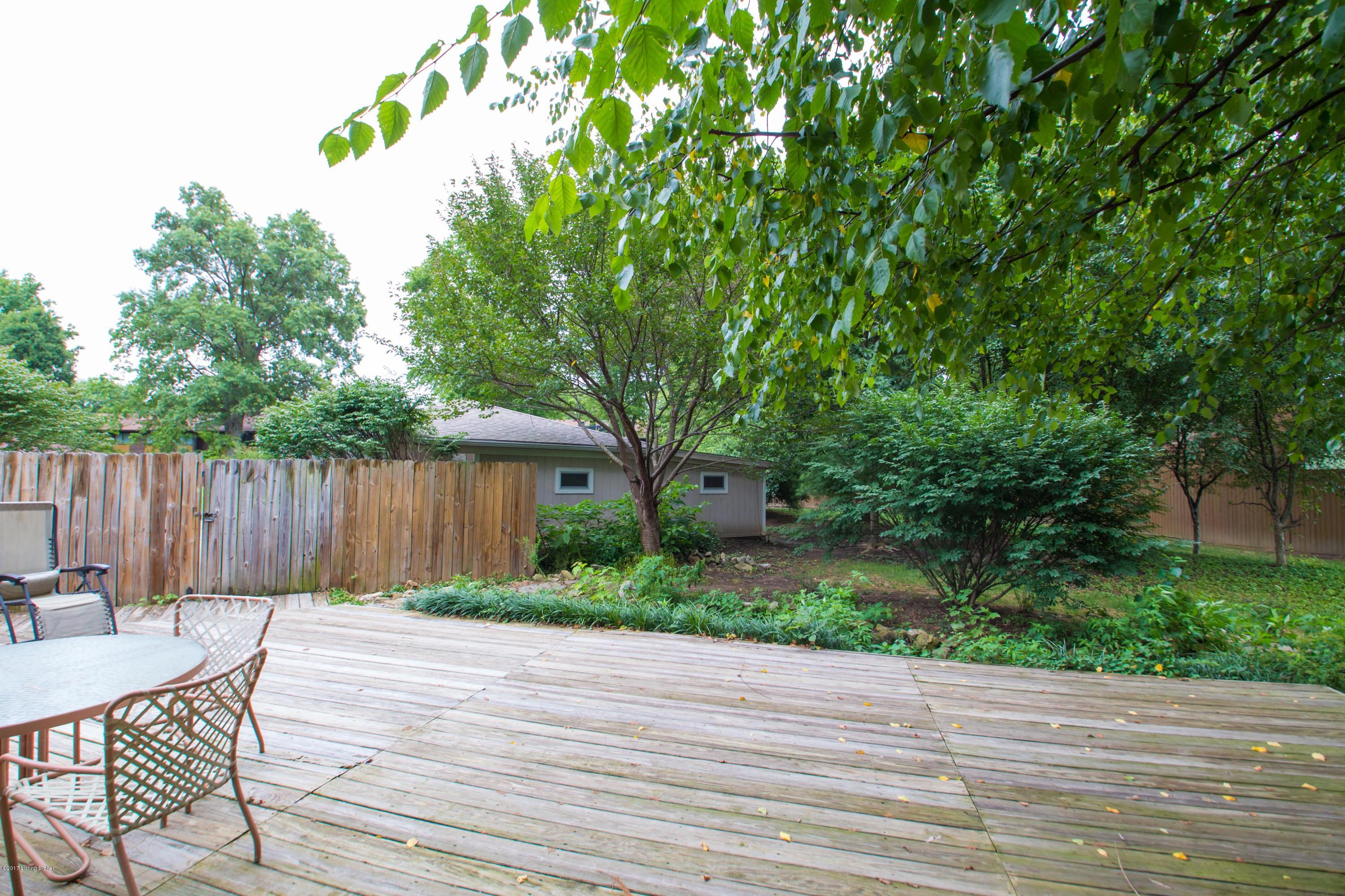 127 Buttercup Road Louisville, KY 40218 - Photo 41 of 51 127_Buttercup_Rd-65