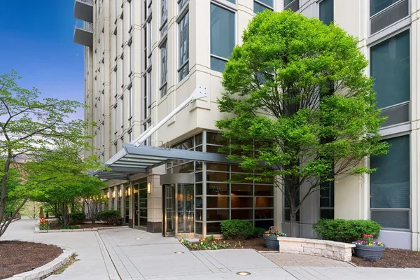 $3,900 | 720 North Larrabee Street, Unit 1609, Chicago, IL 60654
