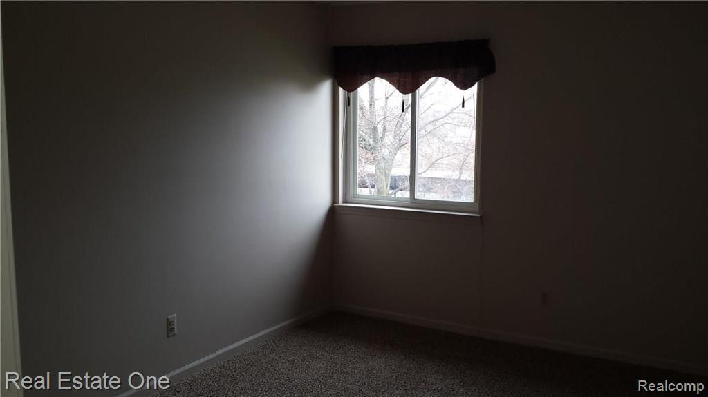 15062 Riverside Drive Sterling Heights, MI 48313 - Photo 7 of 15