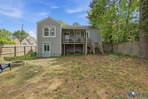 a view of fountain in a yard