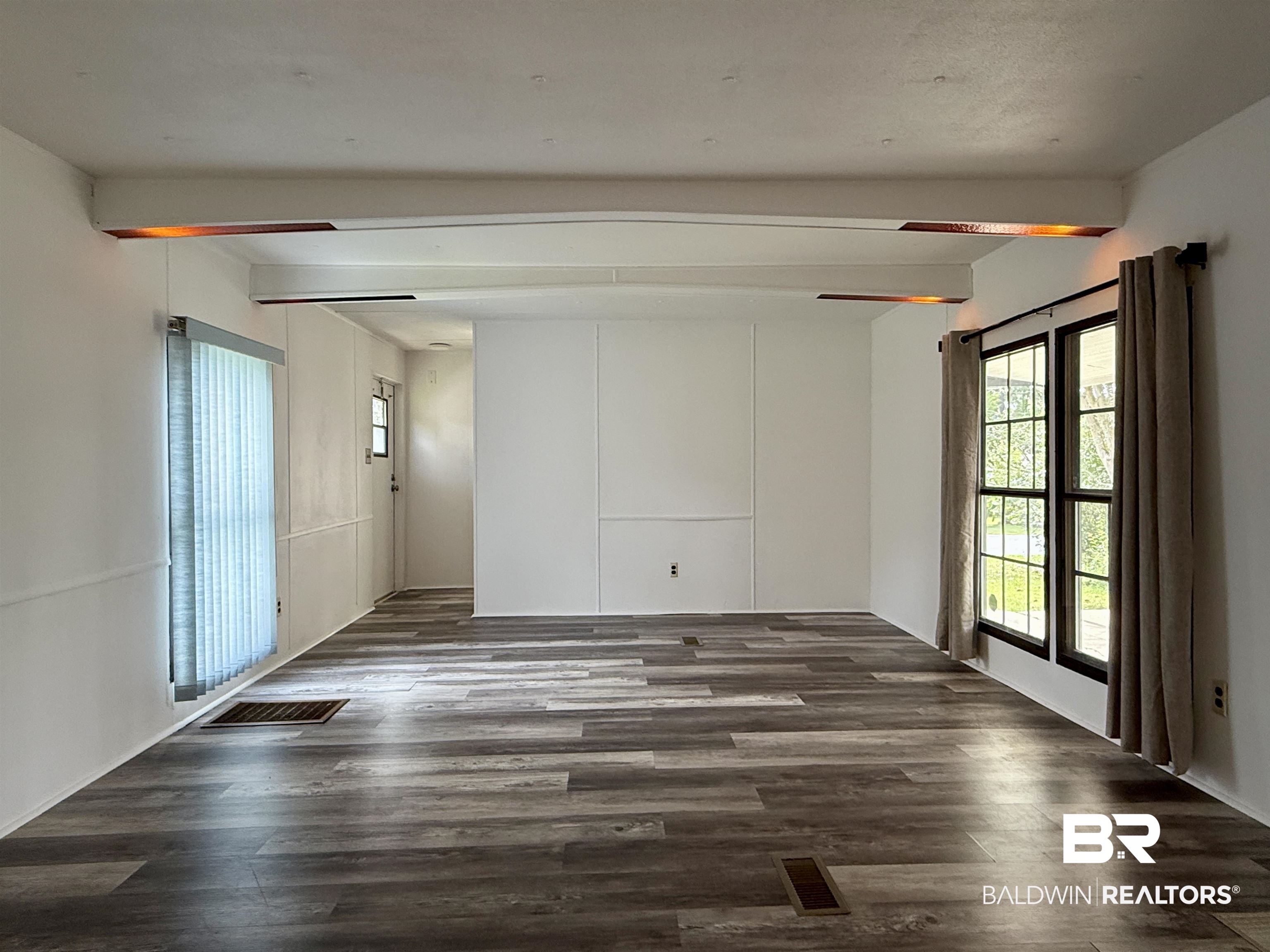1326 Ridgewood Drive Lillian, AL 36549 - Photo 9 of 28 Living Room