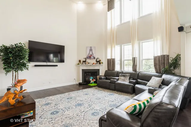 $849,000 | 1 Sherman Court, Hawthorn Woods, IL 60047