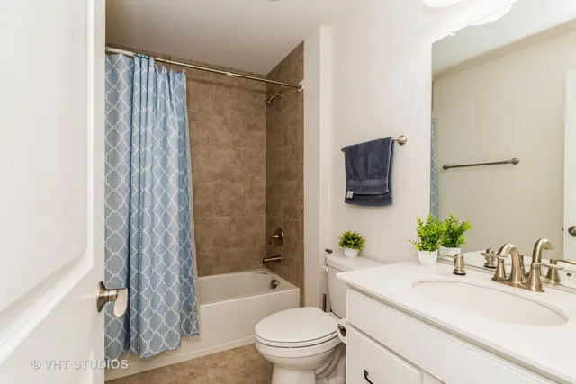 $849,000 | 1 Sherman Court, Hawthorn Woods, IL 60047