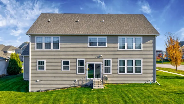 $849,000 | 1 Sherman Court, Hawthorn Woods, IL 60047