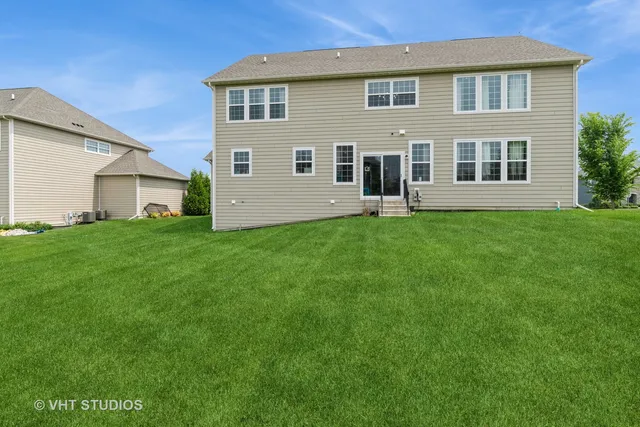 $849,000 | 1 Sherman Court, Hawthorn Woods, IL 60047