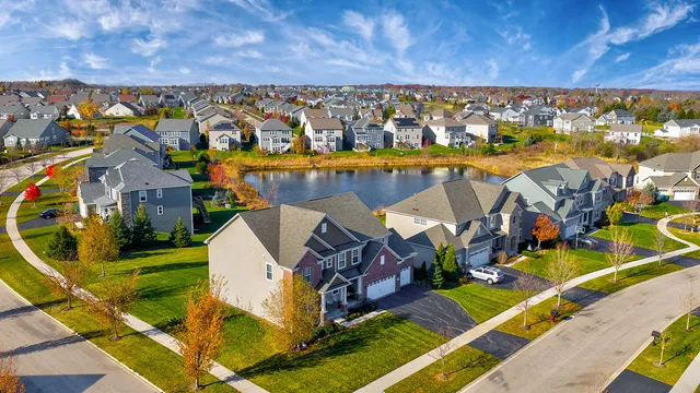 $849,000 | 1 Sherman Court, Hawthorn Woods, IL 60047