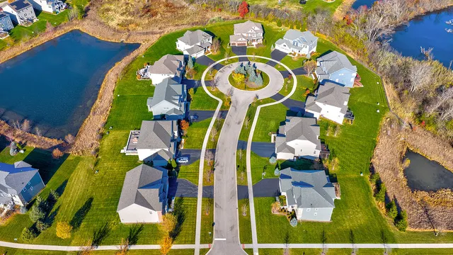 $849,000 | 1 Sherman Court, Hawthorn Woods, IL 60047