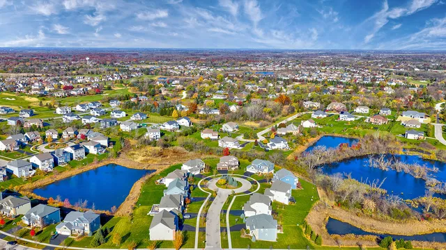 $849,000 | 1 Sherman Court, Hawthorn Woods, IL 60047