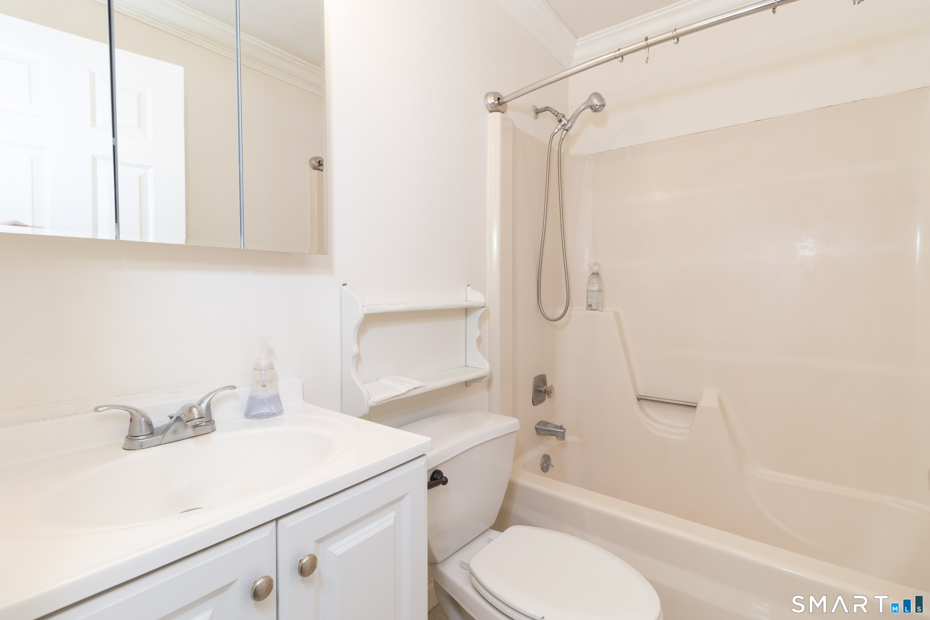 175 Mill Pond Road, Unit 101 Hamden, CT 06514 - Photo 9 of 18
