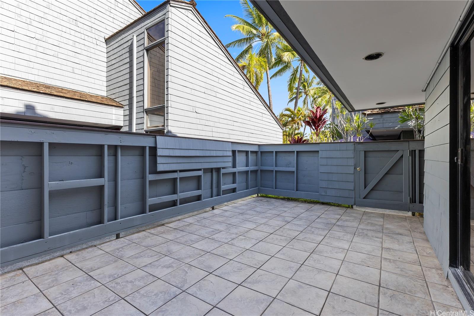 445 Kawailoa Road, Unit 8 Kailua, HI 96734 - Photo 19 of 25 a view of entryway