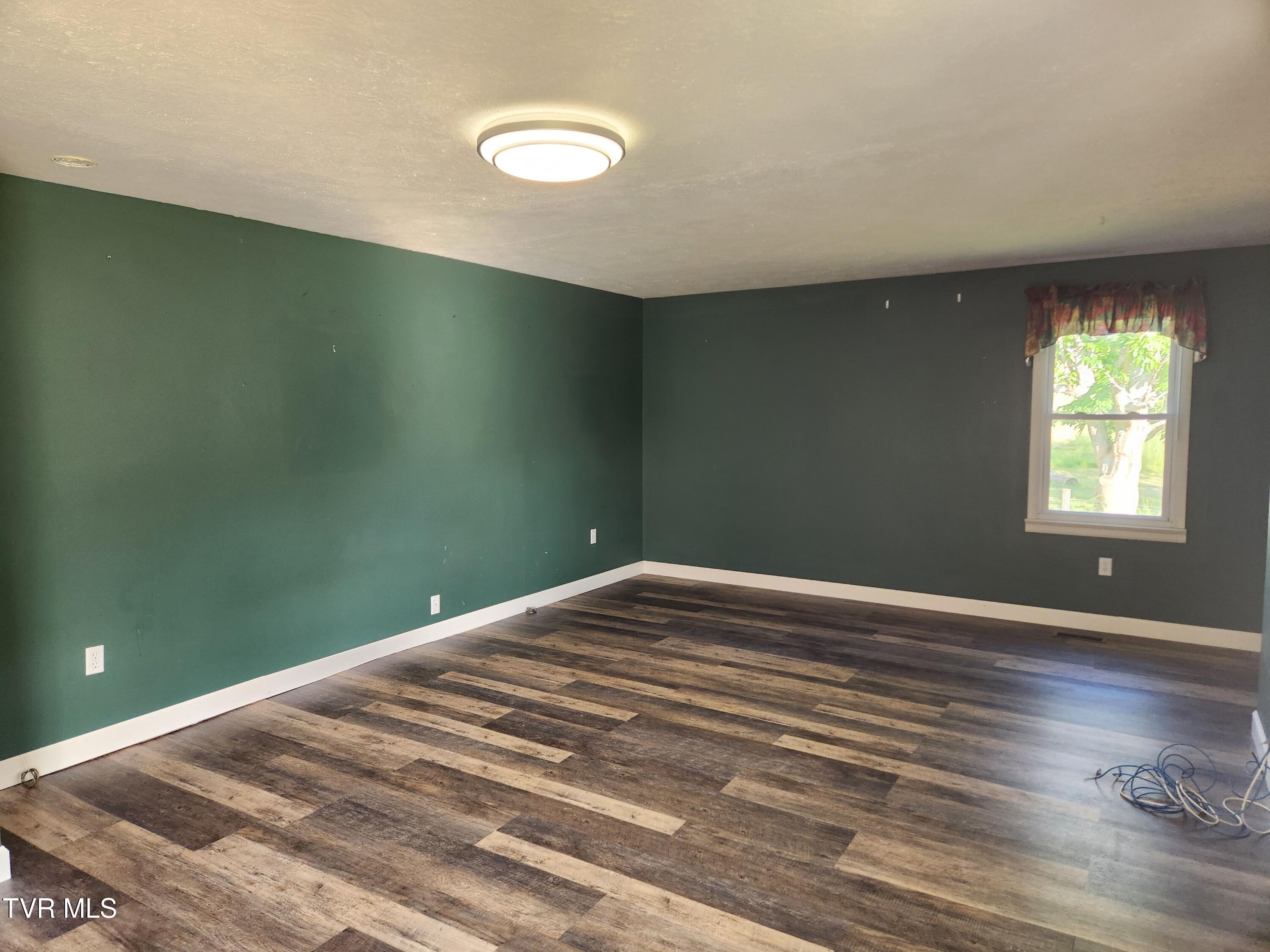 12075 Goose Creek Road Bristol, VA 24202 - Photo 12 of 71 20250523_181845