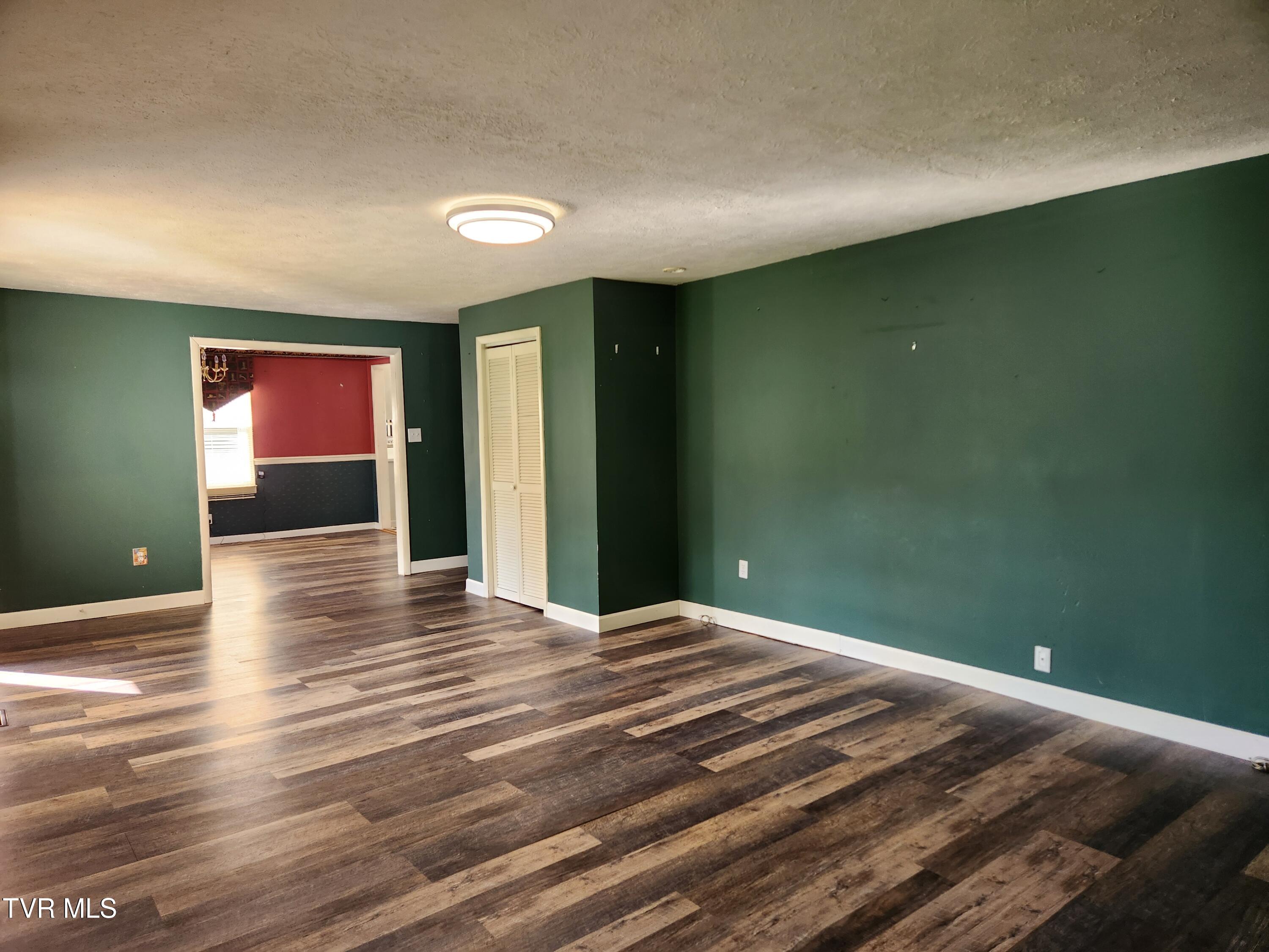 12075 Goose Creek Road Bristol, VA 24202 - Photo 13 of 71 20250523_181858