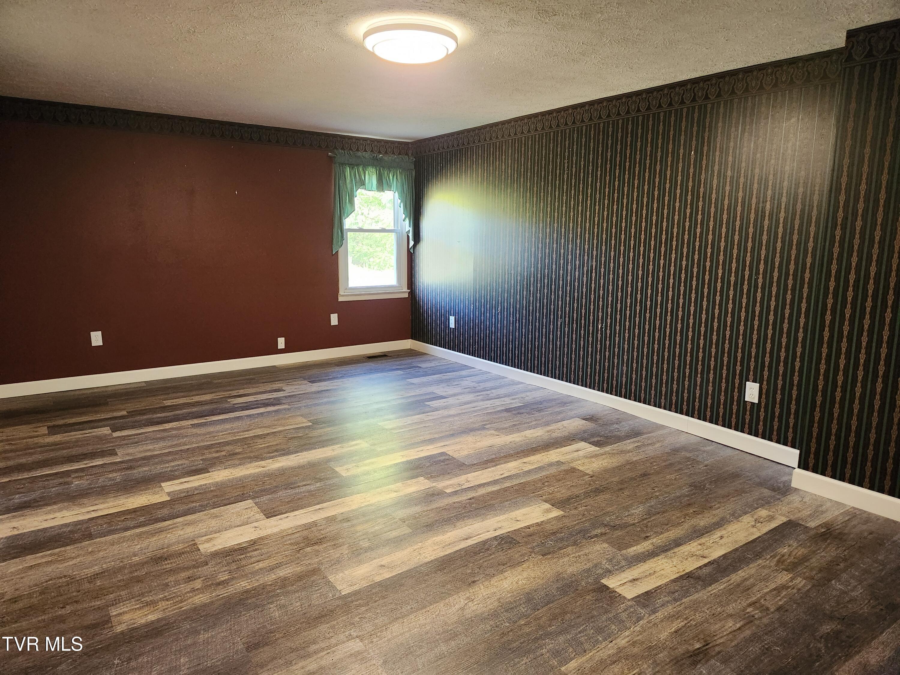 12075 Goose Creek Road Bristol, VA 24202 - Photo 21 of 71 20250523_182150