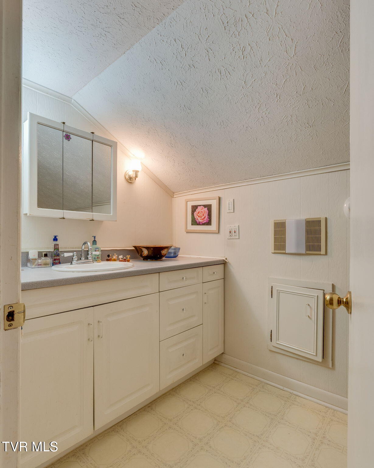 12075 Goose Creek Road Bristol, VA 24202 - Photo 30 of 71 027