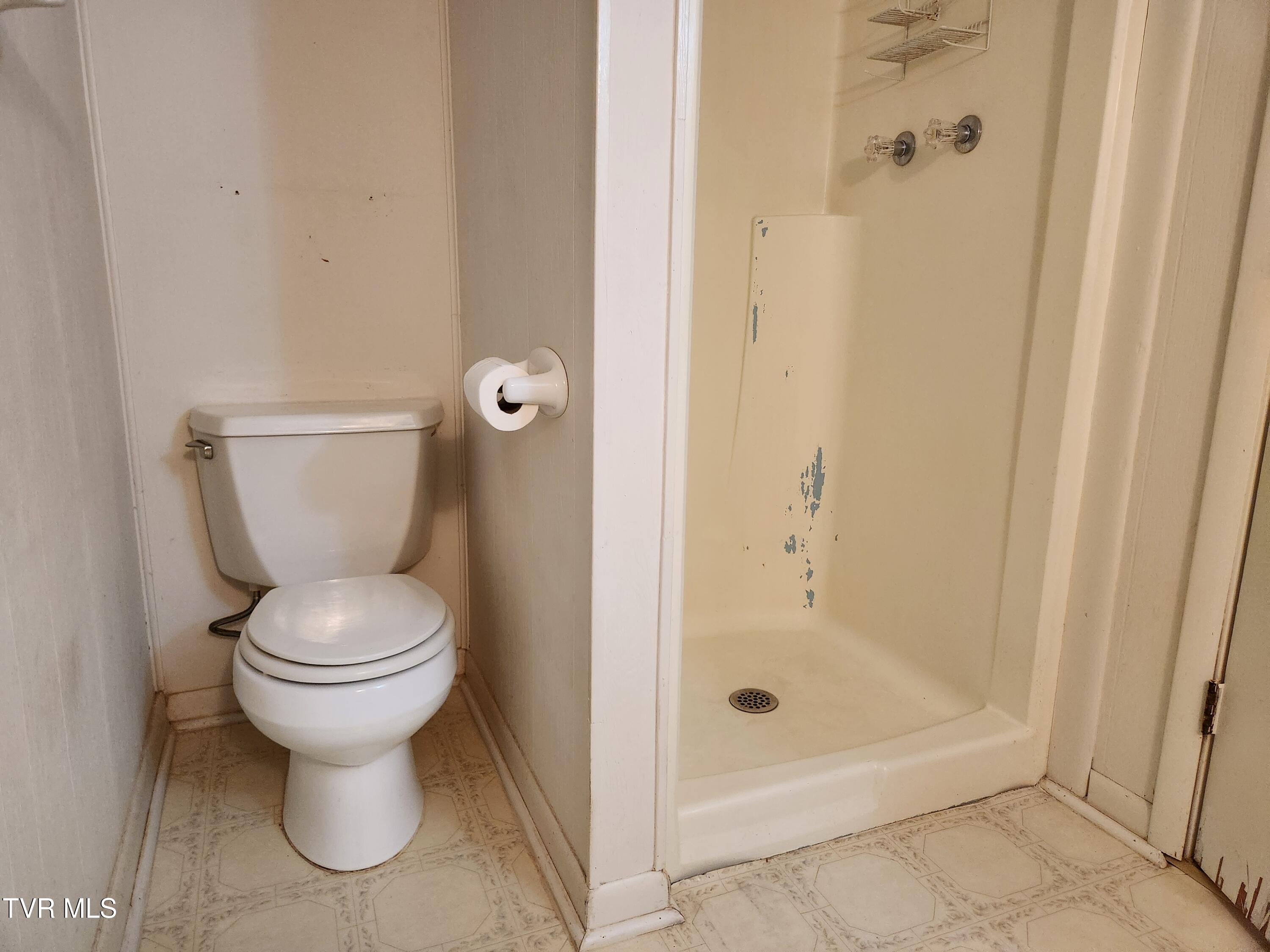 12075 Goose Creek Road Bristol, VA 24202 - Photo 31 of 71 20250523_182602