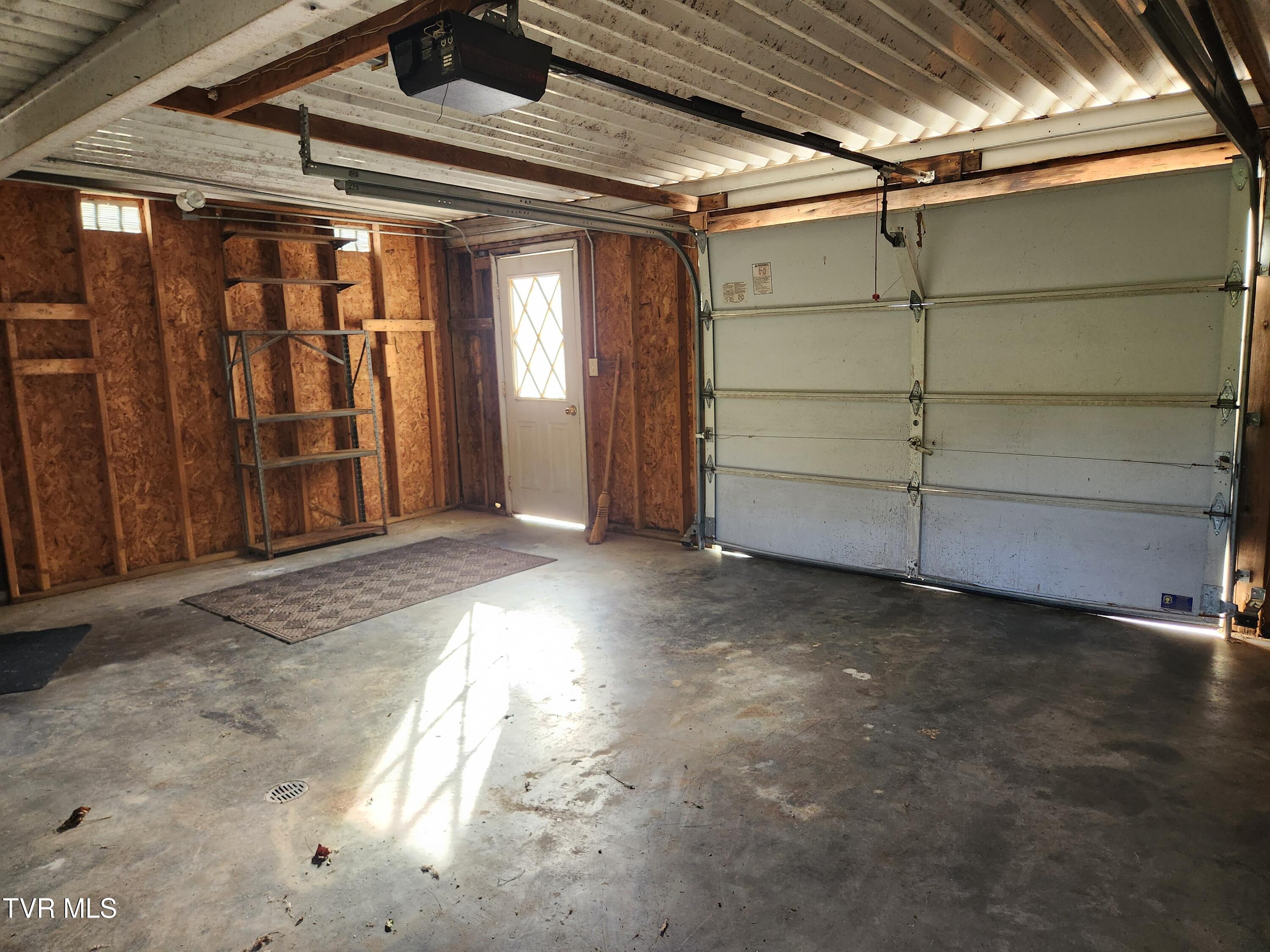 12075 Goose Creek Road Bristol, VA 24202 - Photo 32 of 71 20250523_182437