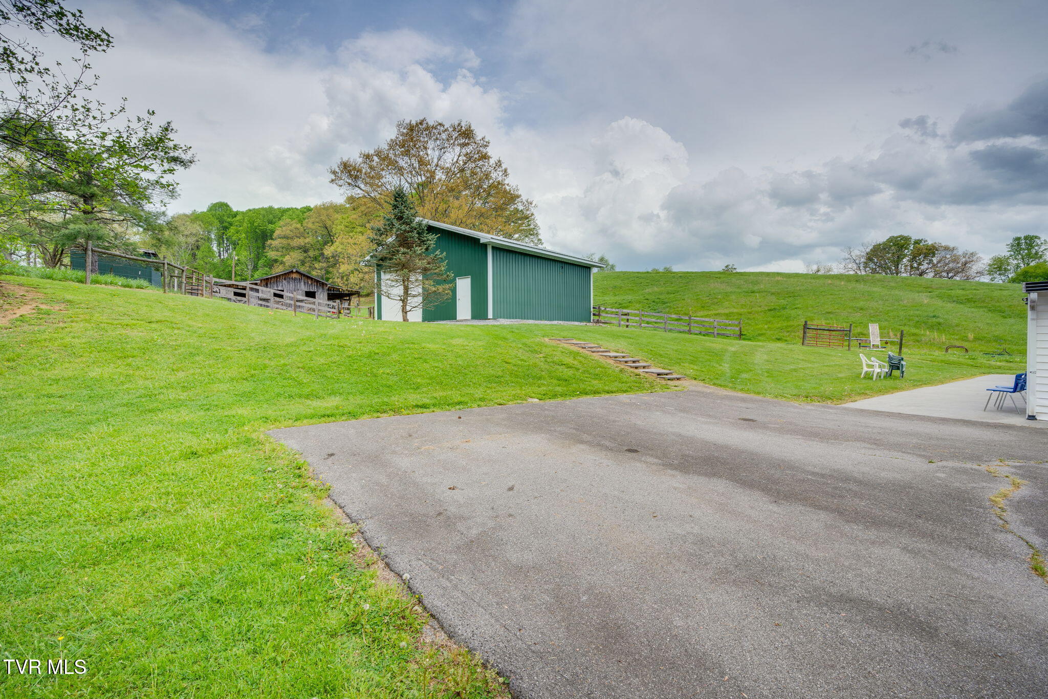 12075 Goose Creek Road Bristol, VA 24202 - Photo 39 of 71 035