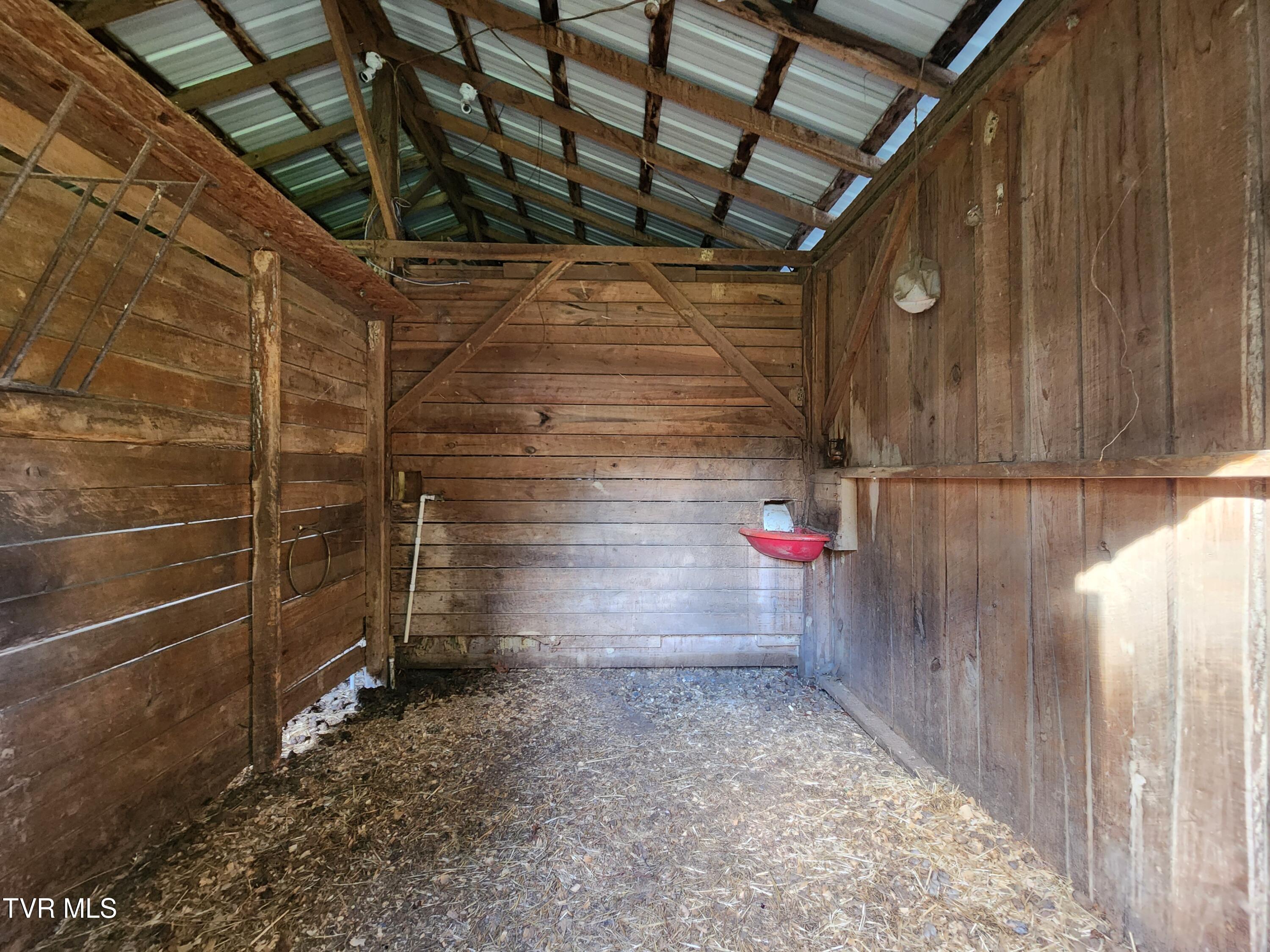 12075 Goose Creek Road Bristol, VA 24202 - Photo 53 of 71 20250523_183356