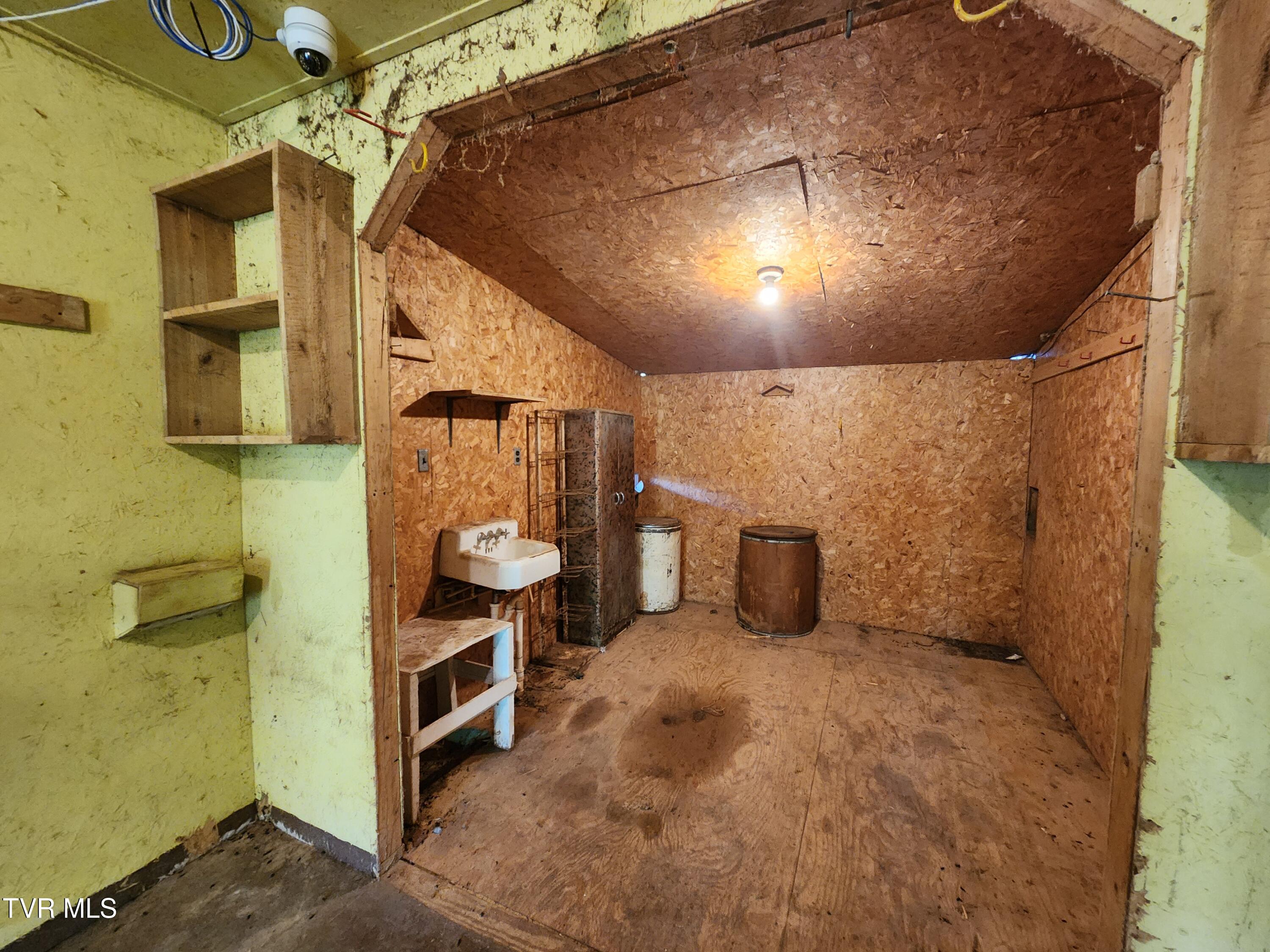 12075 Goose Creek Road Bristol, VA 24202 - Photo 56 of 71 20250523_183518