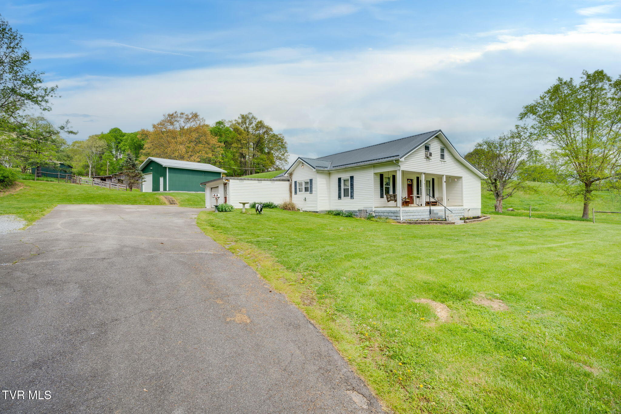 12075 Goose Creek Road Bristol, VA 24202 - Photo 9 of 71 002