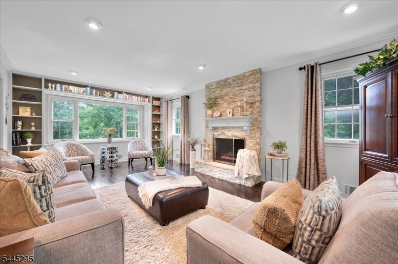 891 Sherwood Road Bridgewater, NJ 08807 - Photo 4 of 42
