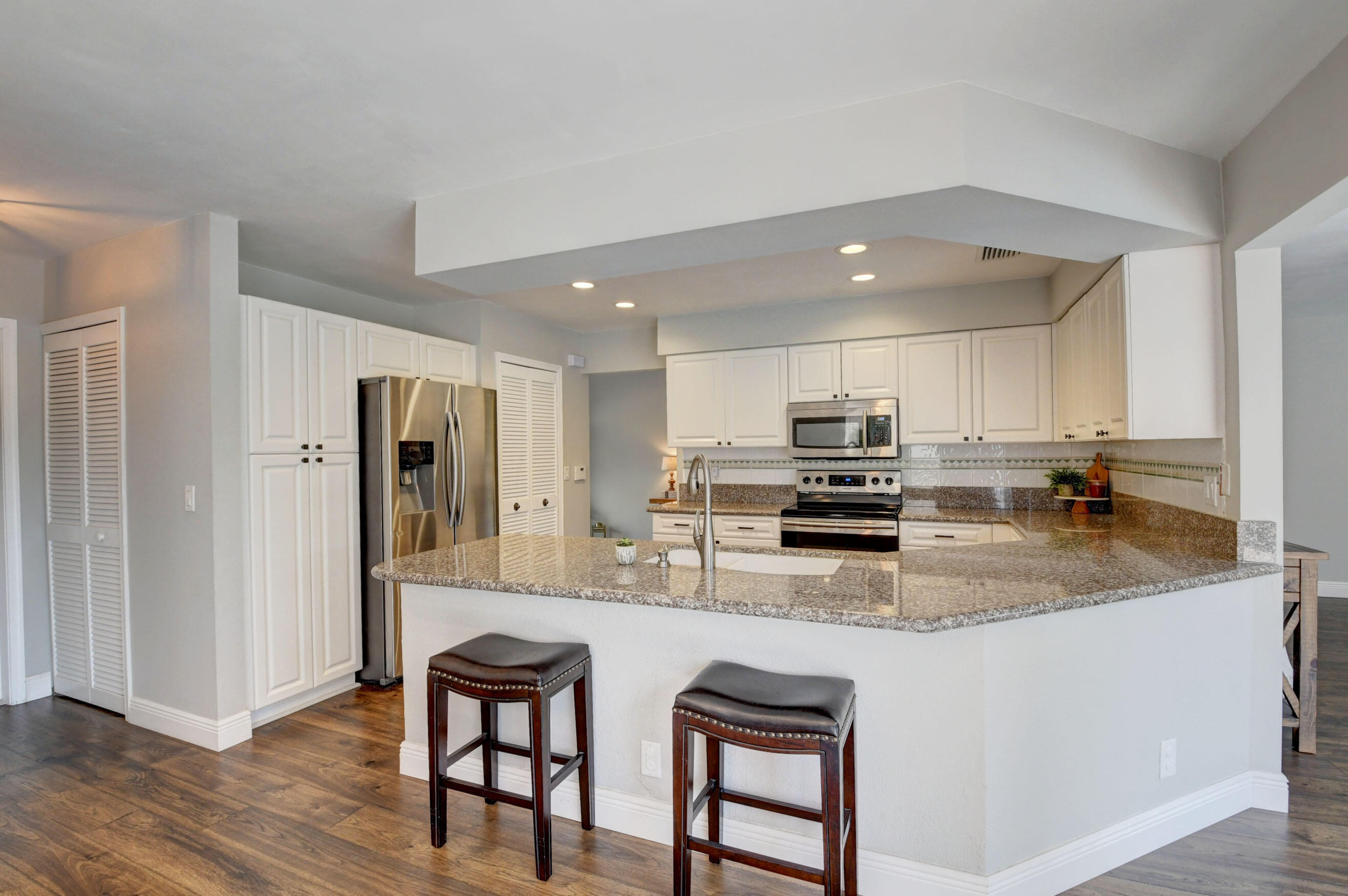 21411 Millbrook Court Boca Raton, FL 33498 - Photo 15 of 66 Kitchen/Snack Bar