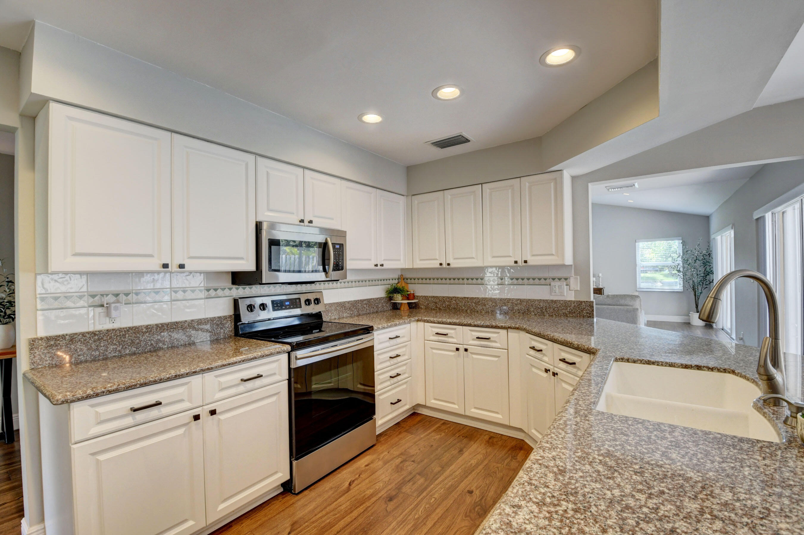 21411 Millbrook Court Boca Raton, FL 33498 - Photo 10 of 66 Kitchen