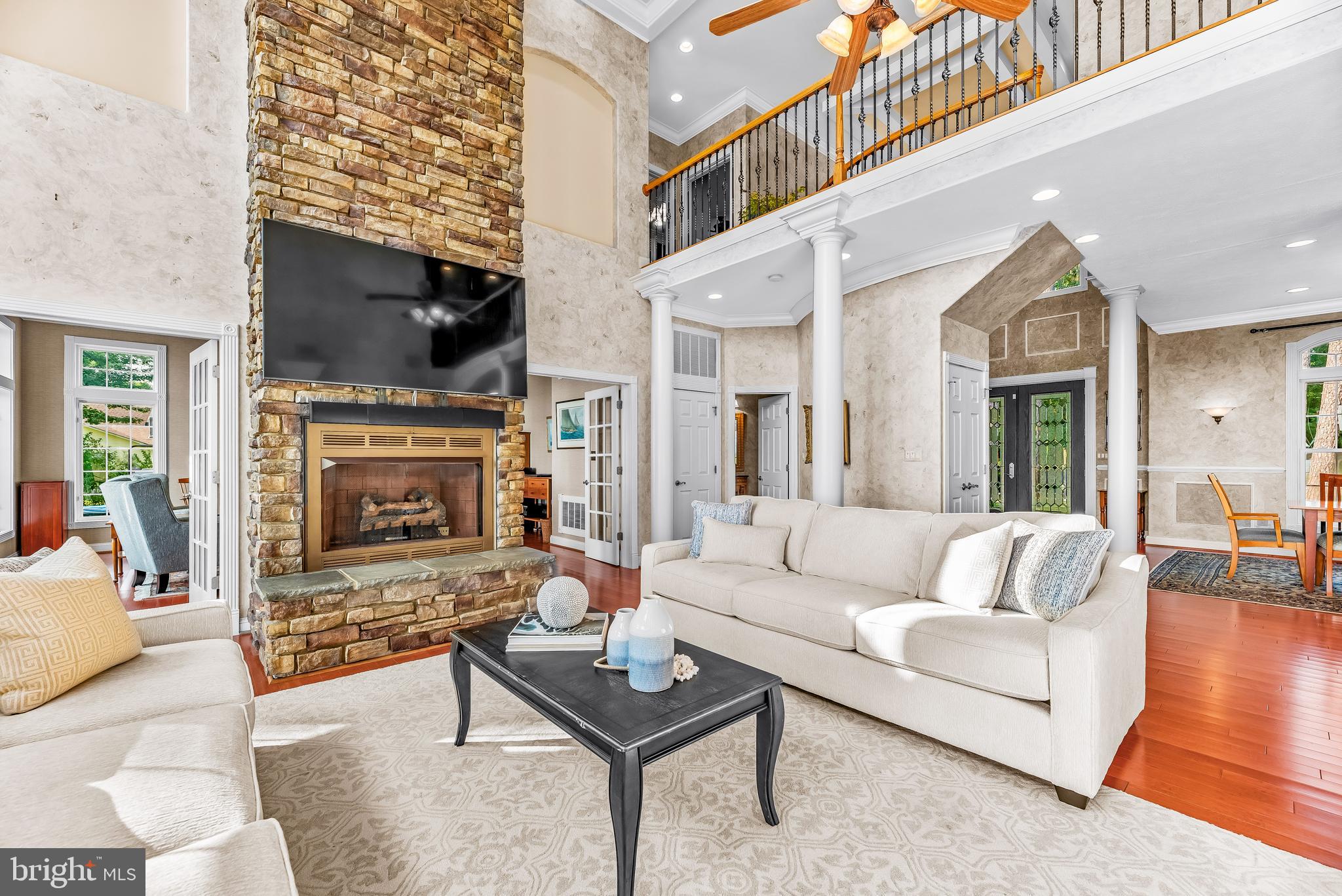 16105 Thomas Road Piney Point, MD 20674 - Photo 25 of 89 Living Room