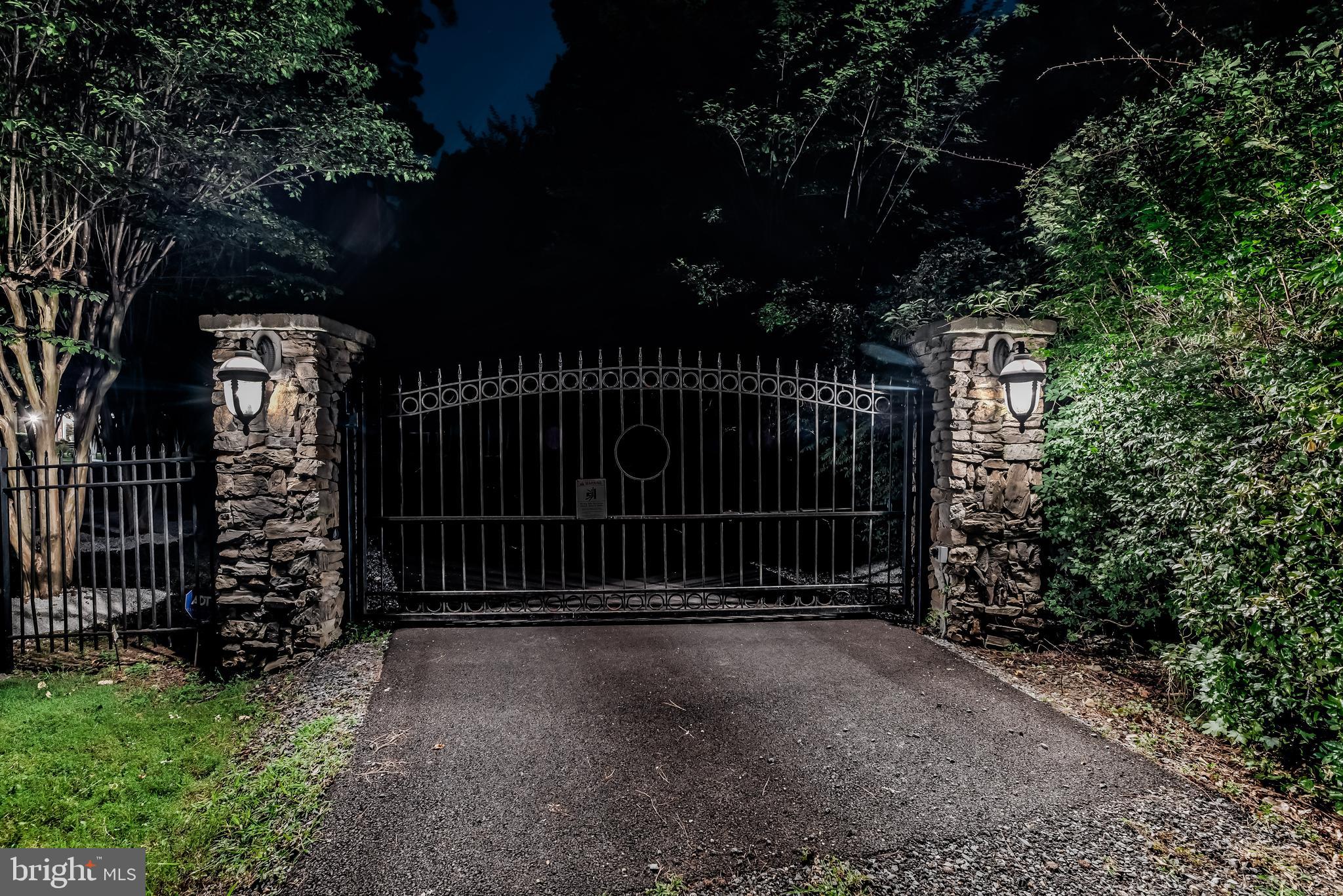 16105 Thomas Road Piney Point, MD 20674 - Photo 77 of 89 Front Gate