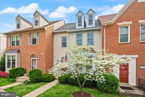 $725,000 | 6369 English Ivy Way, Springfield, VA 22152