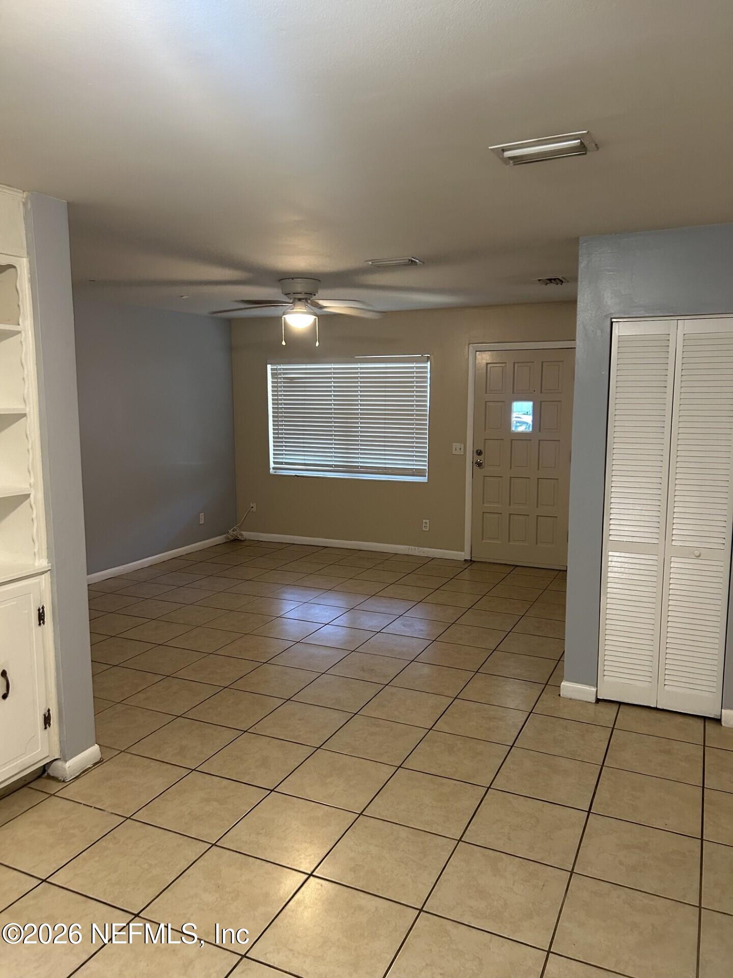 7318 Strato Road Jacksonville, FL 32210 - Photo 3 of 11 Livingroom