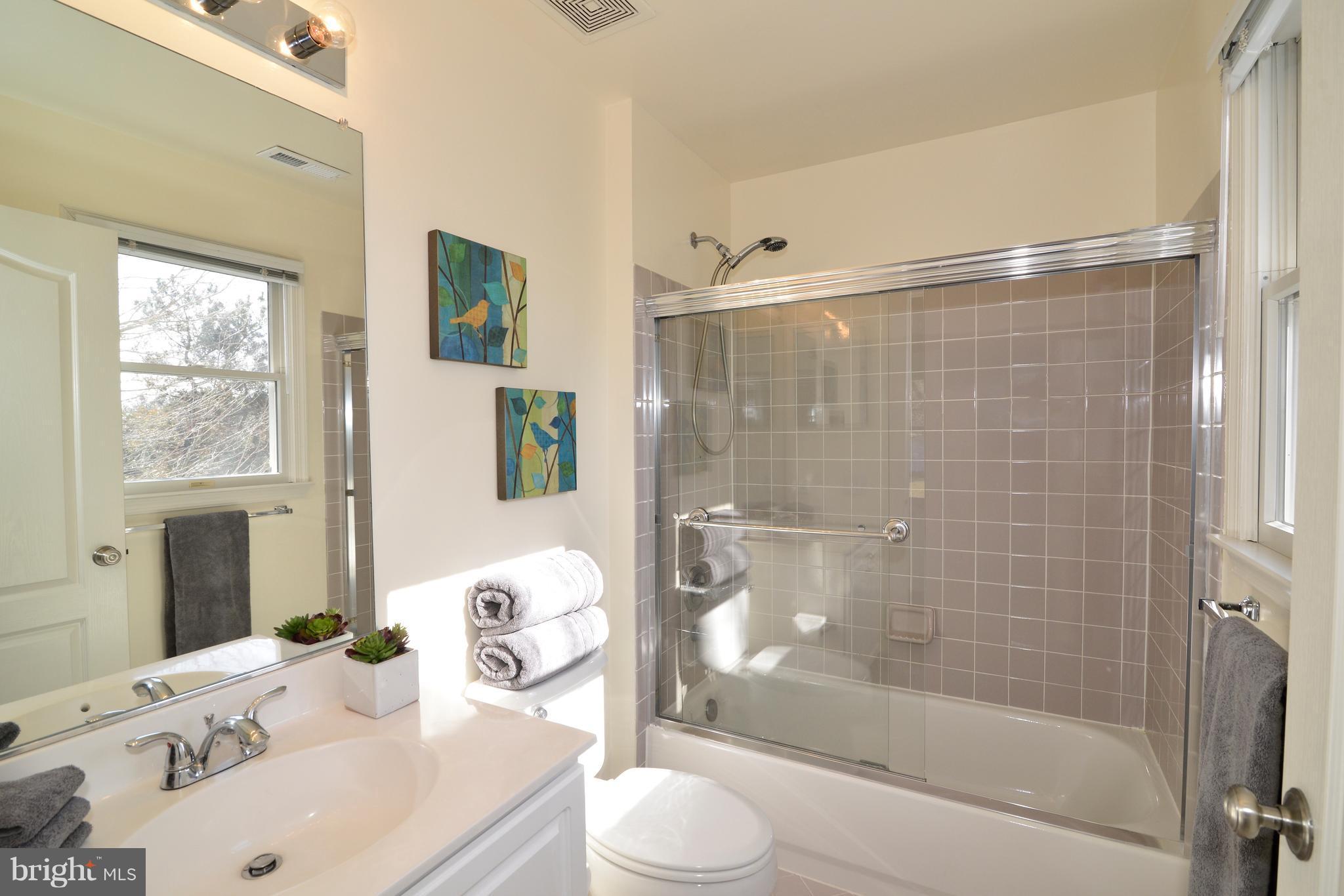 1343 Dasher Lane Reston, VA 20190 - Photo 18 of 30 Full bath located off of Bedroom #2.