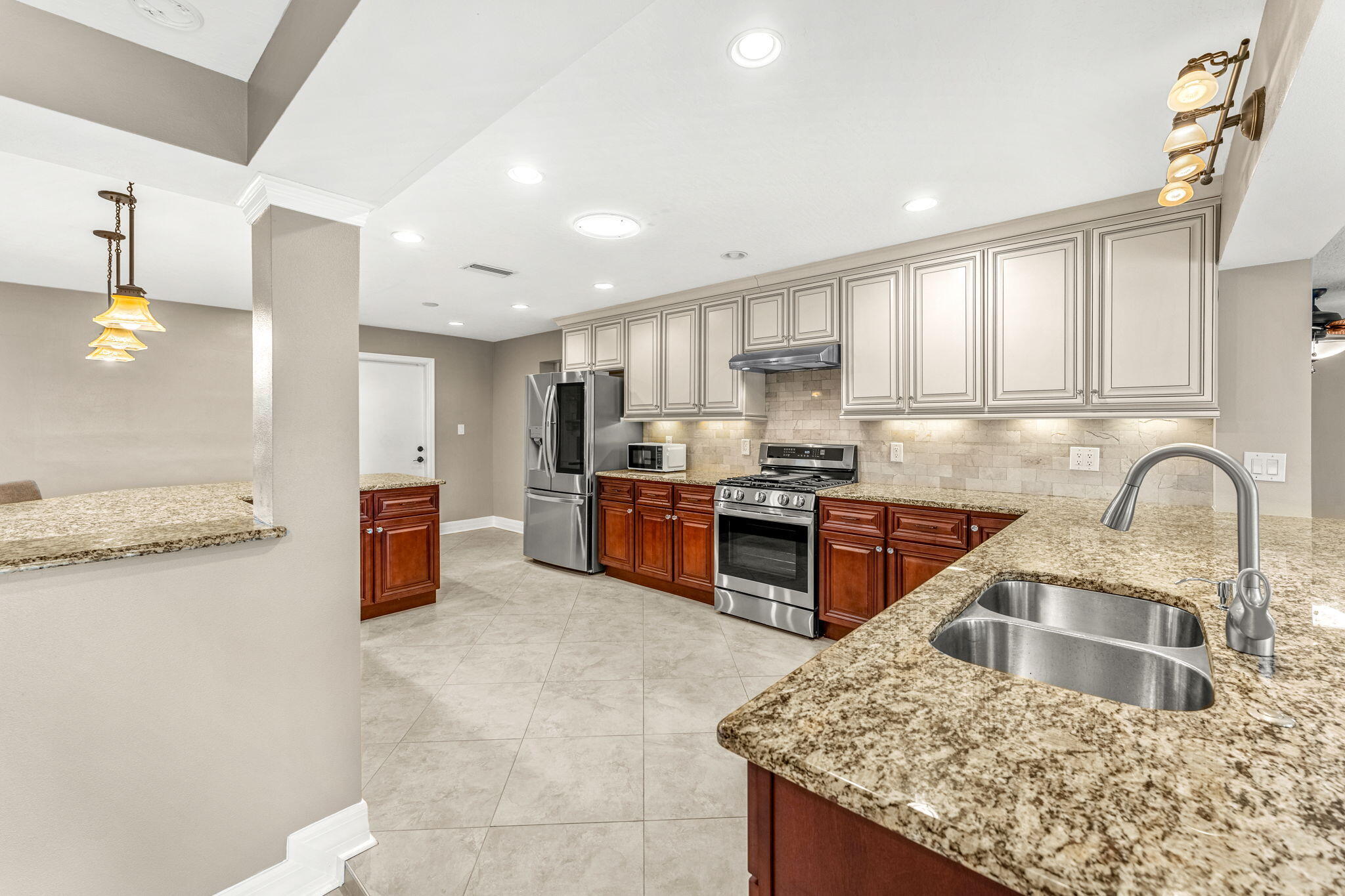 425 Penguin Drive Satellite Beach, FL 32937 - Photo 18 of 60 18-web-or-mls-DSC09032-HDR