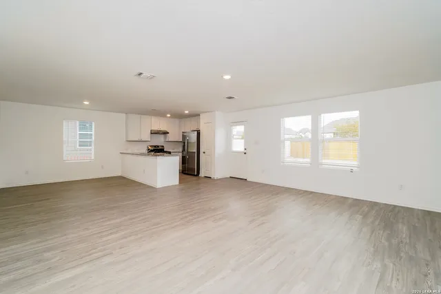 $1,565 | 6459 Cibolo Springs, Converse, TX 78109