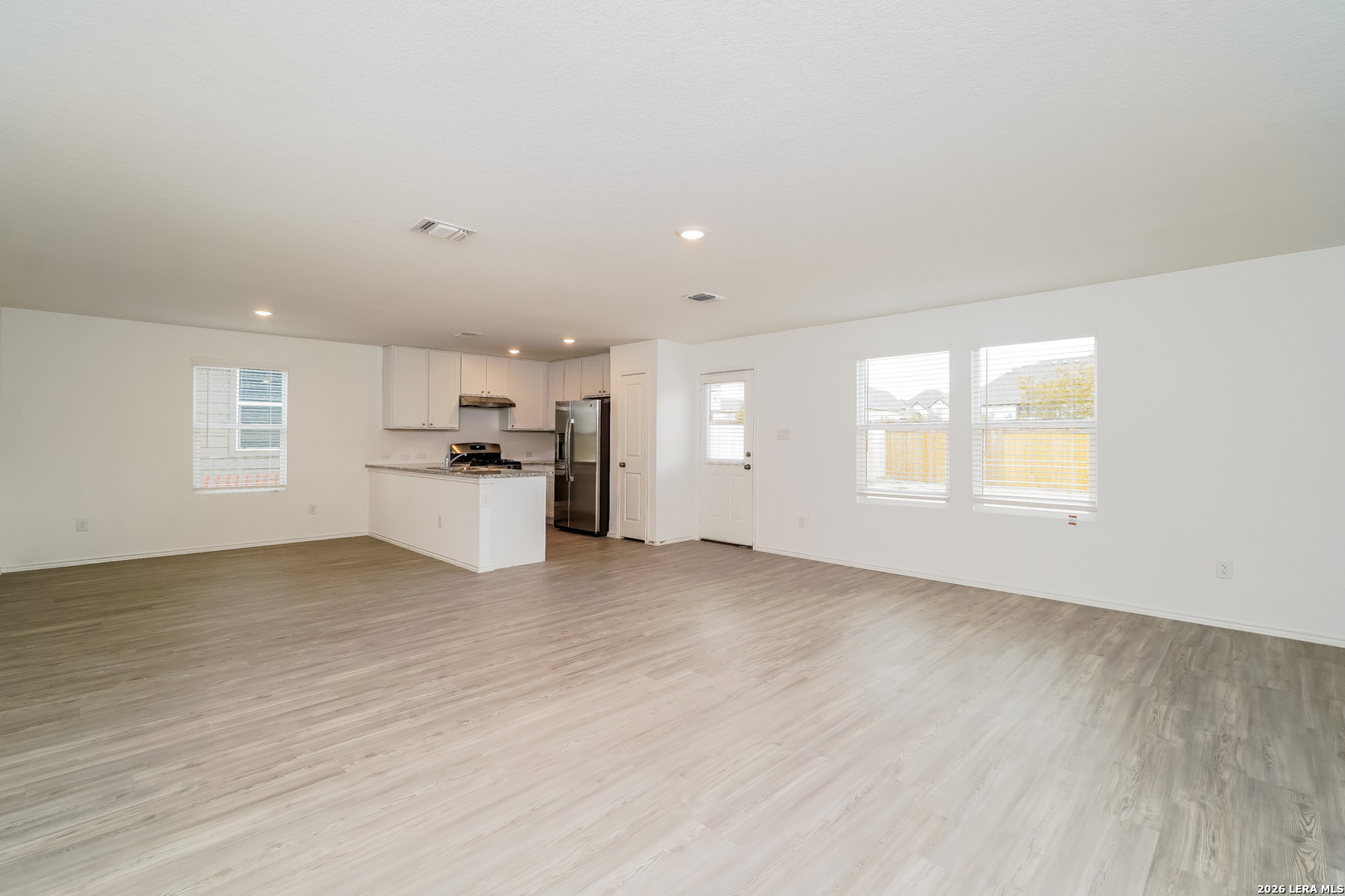 6459 Cibolo Springs Converse, TX 78109 - Photo 3 of 15